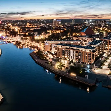 Stara Stocznia, Sun & Snow * Gdansk